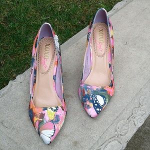 XOXO Soft Floral Garden Textile Novelty Pumps